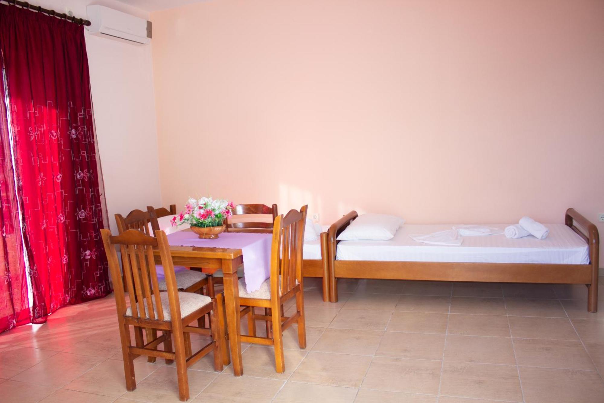 Ionian Luxury & Hotell